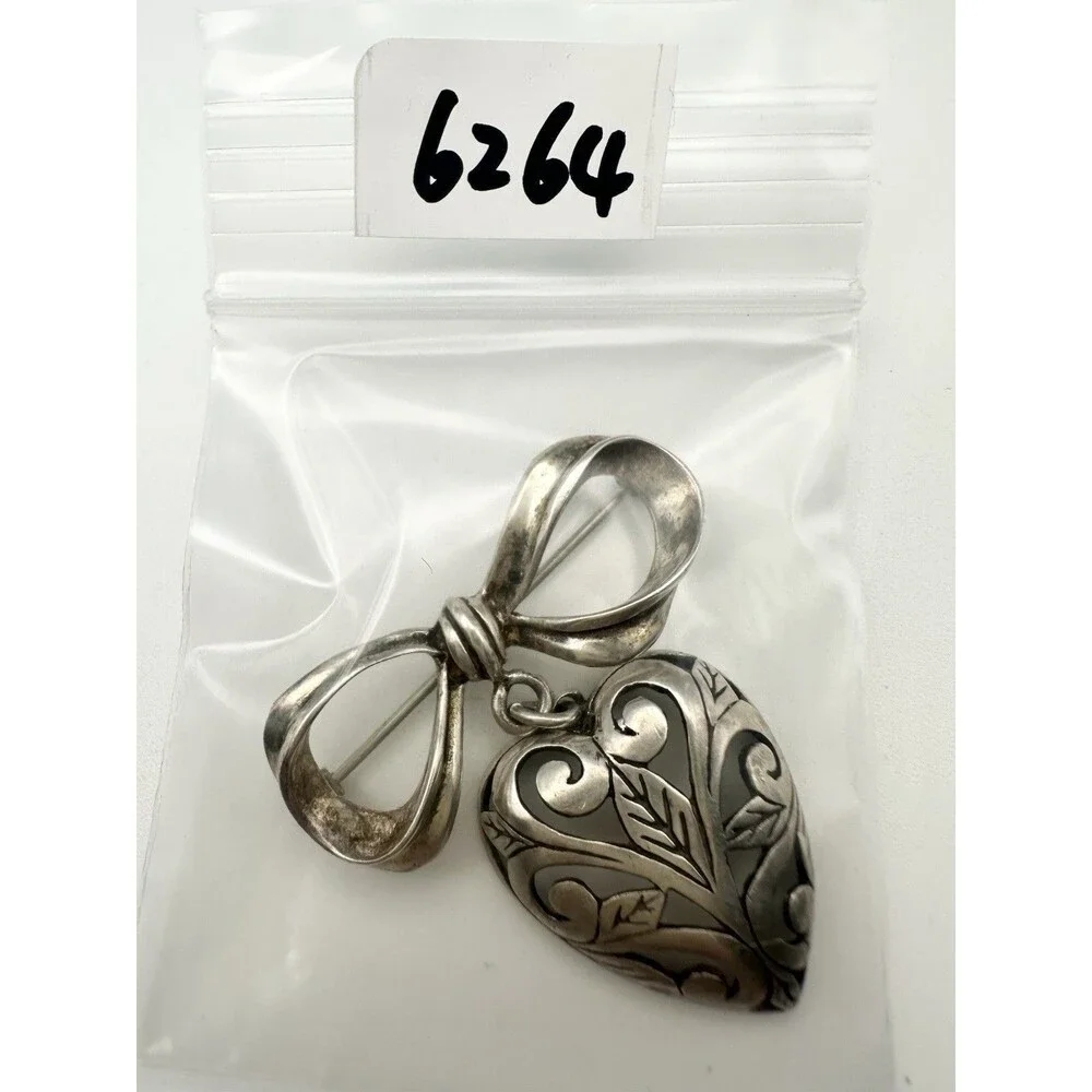 VINTAGE JEZLAINE STERLING SILVER FILIGREE BOWTIE & HEART DANGLE PIN BROOCH